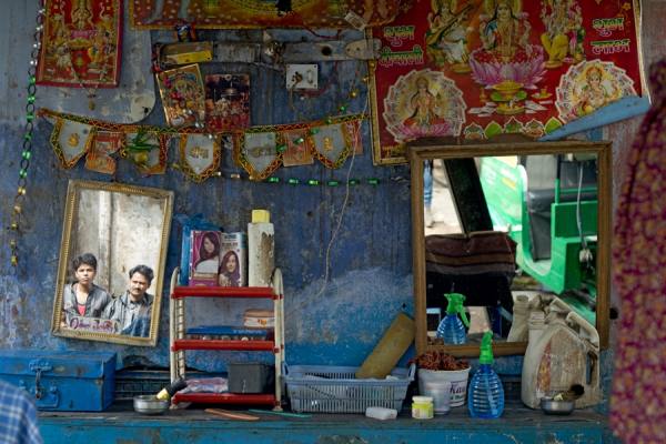 Photograph Pete Seaward  Delhi Hair Salon on One Eyeland